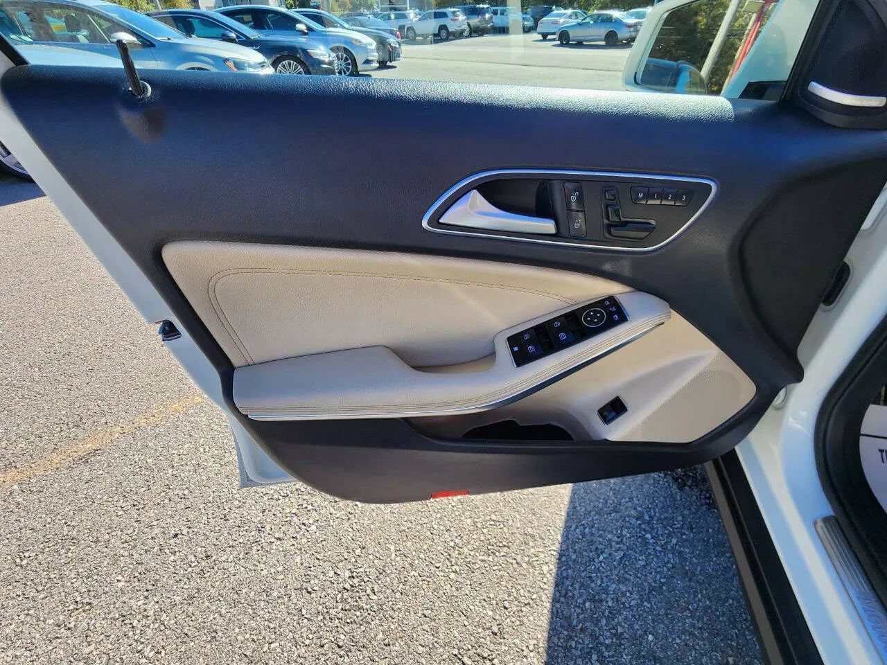 Used 2016 Mercedes-Benz GLA 250 4MATIC image 9