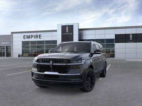 New 2026 Lincoln Navigator L Reserve AWD/4WD image 2