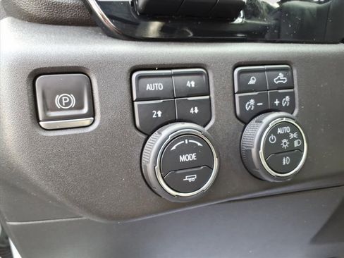 Used 2023 Chevrolet Silverado 1500 ZR2 w/ Technology Package image 22