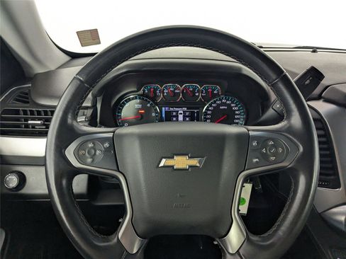 Used 2017 Chevrolet Suburban LT image 13