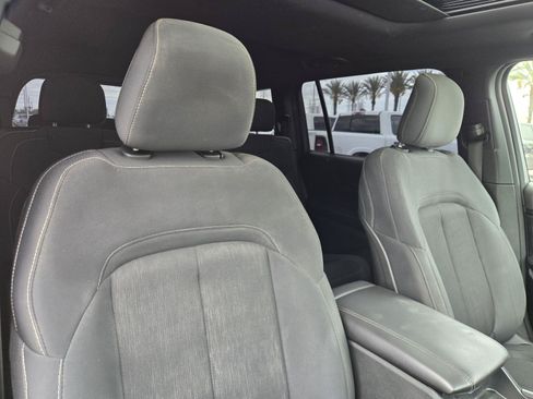 Used 2024 Jeep Grand Cherokee L Laredo RWD image 35
