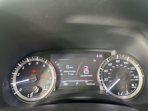 Used 2023 Toyota Highlander L image 14
