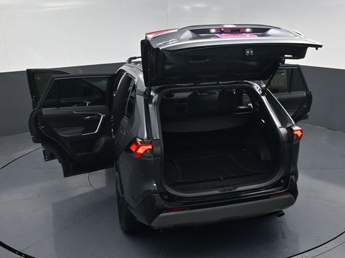 Used 2024 Toyota RAV4 SE image 22