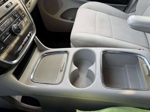 Used 2011 Dodge Grand Caravan Crew w/ Entertainment Group 1 image 49