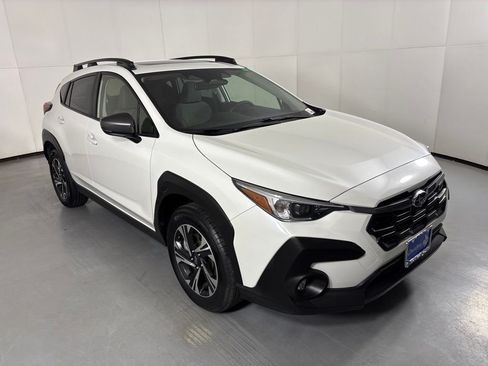 Used 2025 Subaru Crosstrek 2.5i Premium AWD/4WD image 2