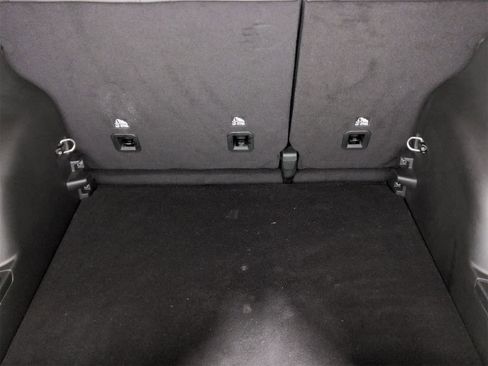 Certified 2023 Jeep Compass Limited image 33