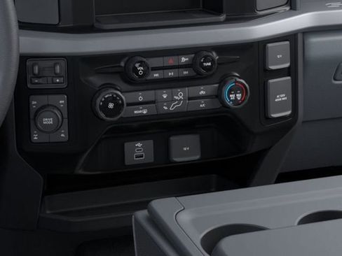 New 2026 Ford F250 XLT w/ FX4 Off-Road Package image 15