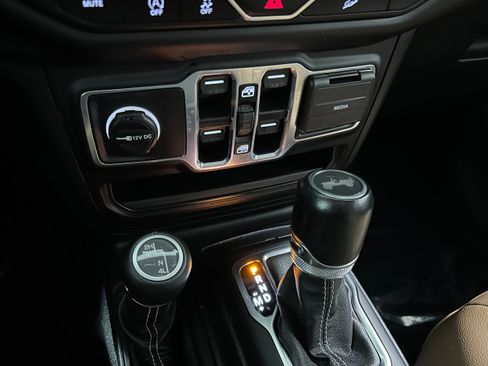 Used 2020 Jeep Wrangler Unlimited Sahara w/ Cold Weather Group image 11