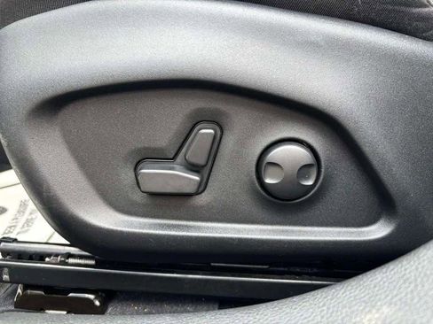 Used 2023 Jeep Compass Limited w/ Sun and Sound Group AWD/4WD image 25