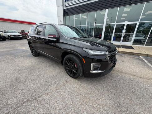 Used 2023 Chevrolet Traverse Premier w/ Redline Edition FWD image 2
