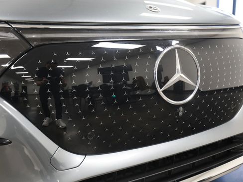 Used 2023 Mercedes-Benz EQS 450+ SUV image 17