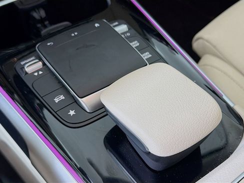 Certified 2023 Mercedes-Benz GLB 250 4MATIC image 19