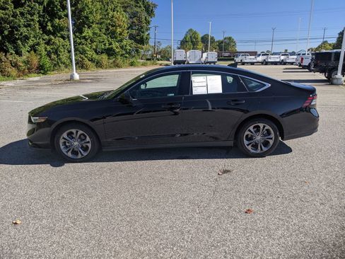 Used 2024 Honda Accord EX image 7