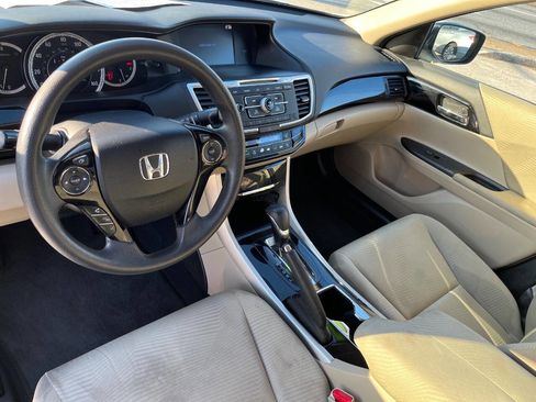 Used 2017 Honda Accord LX image 10
