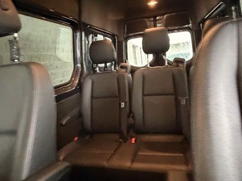 Used 2023 Mercedes-Benz Sprinter 2500 image 3