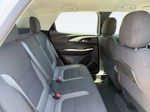 Used 2025 Chevrolet TrailBlazer LS FWD image 27