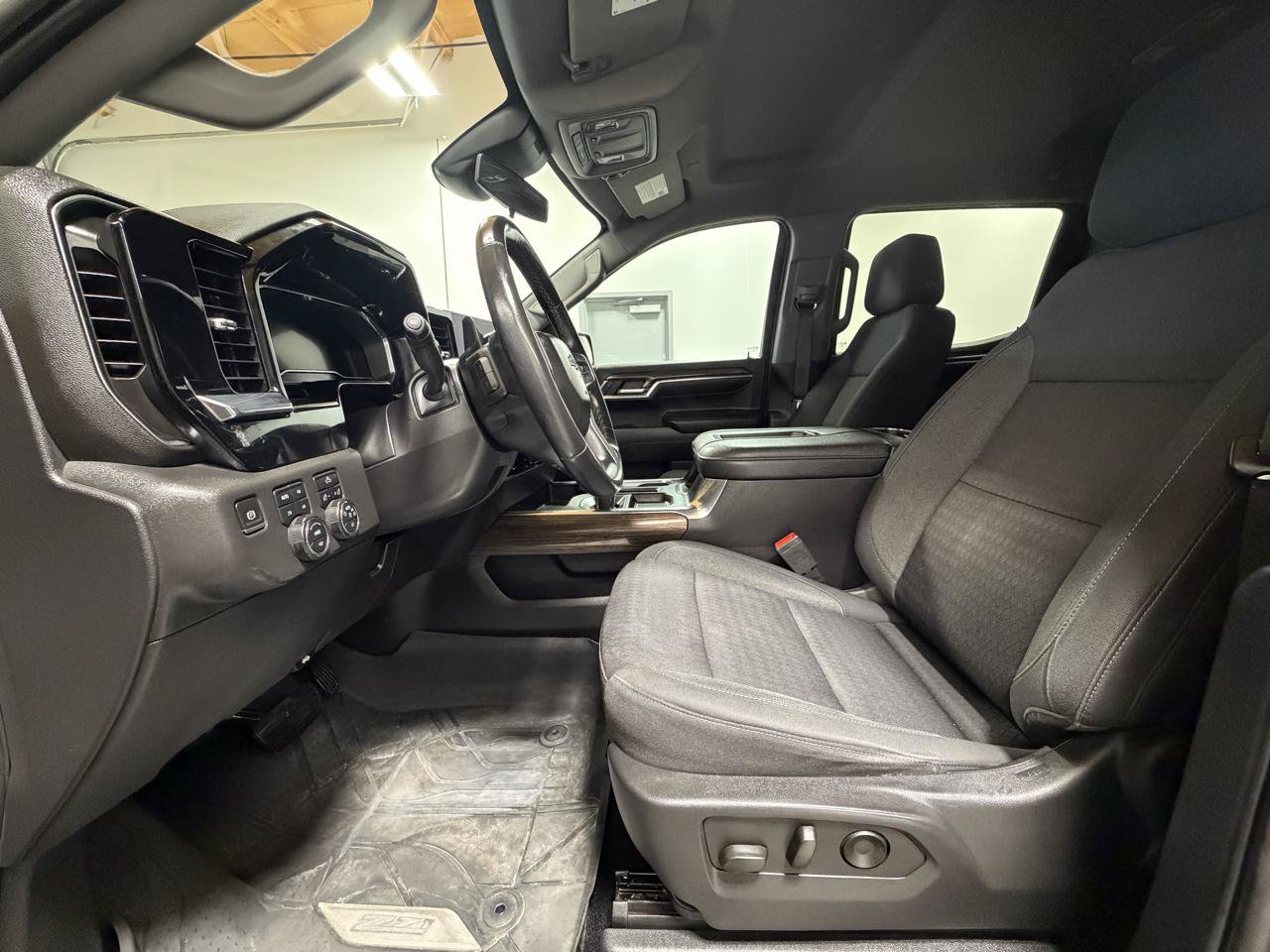 Used 2022 Chevrolet Silverado 1500 RST w/ Z71 Off-Road Package AWD/4WD image 21