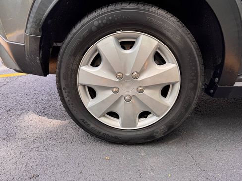 Used 2021 Nissan Kicks S FWD image 16