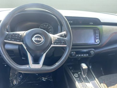 Used 2024 Nissan Kicks SR FWD image 11