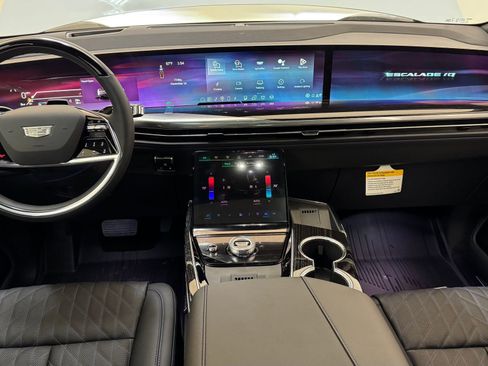New 2026 Cadillac Escalade IQ Sport 1 w/ LPO, Floor Liner Package image 17