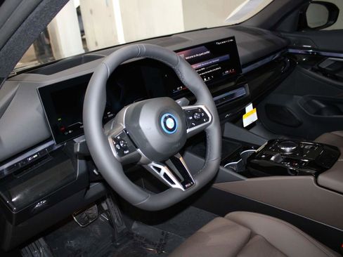 New 2026 BMW i5 eDrive40 w/ M Sport Package RWD image 11
