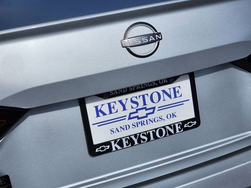 Used 2023 Nissan Altima 2.5 SL FWD image 11