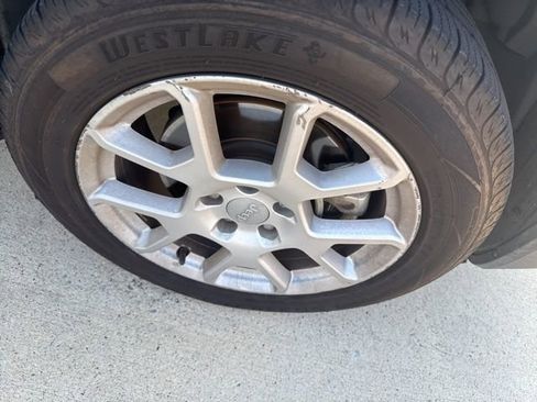 Used 2021 Jeep Renegade Latitude FWD image 9
