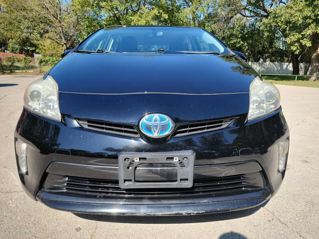 Used 2014 Toyota Prius Two FWD image 2