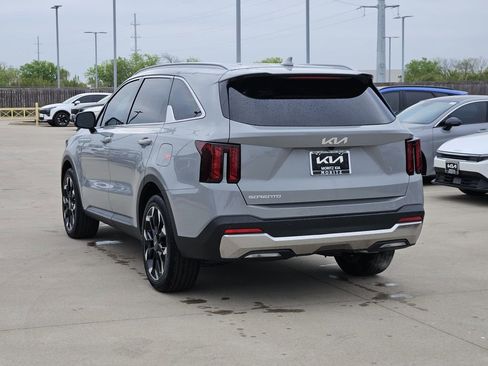New 2026 Kia Sorento EX FWD image 4