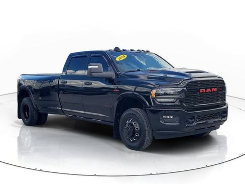 Used 2024 RAM 3500 Limited w/ Night Edition AWD/4WD image 3