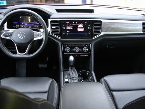 Used 2022 Volkswagen Atlas Cross Sport SE AWD/4WD image 35