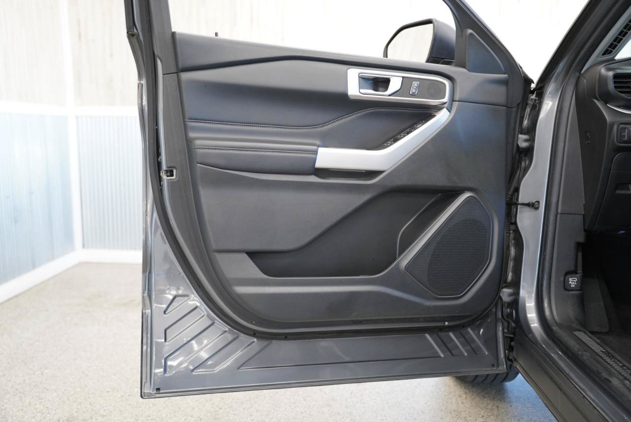 Used 2022 Ford Explorer XLT RWD image 29
