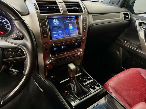 Used 2021 Lexus GX 460 Luxury w/ Accessory Package image 26