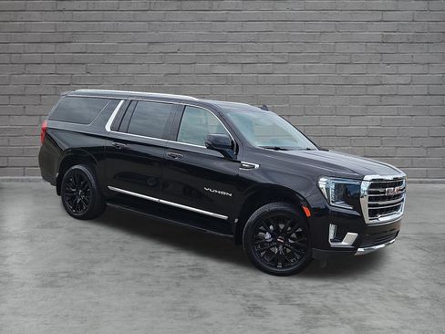 Used 2021 GMC Yukon XL SLT w/ Rear Media and Nav Package AWD/4WD image 1