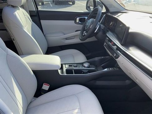 Certified 2025 Kia Sorento EX w/ EX Panoramic Sunroof Package image 39