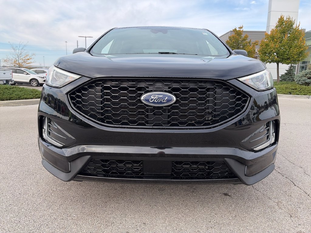 Used 2024 Ford Edge ST-Line AWD/4WD image 2