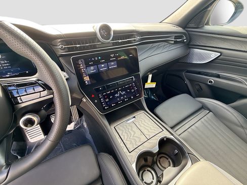 New 2025 Maserati Grecale Modena image 29