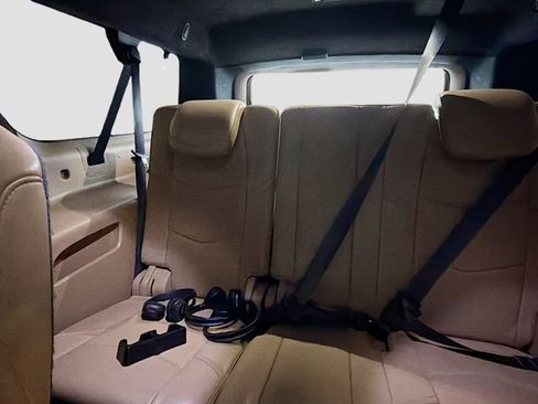 Used 2018 Cadillac Escalade ESV Platinum image 29