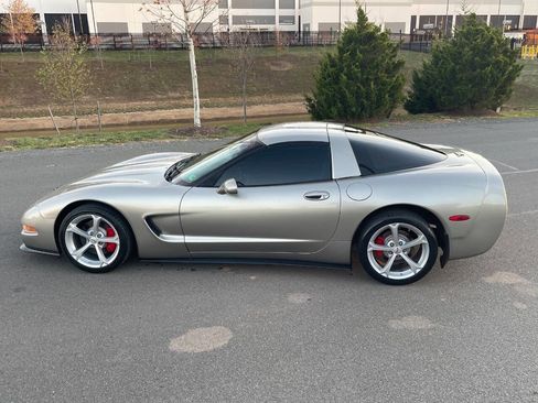 Used 2000 Chevrolet Corvette Coupe image 6