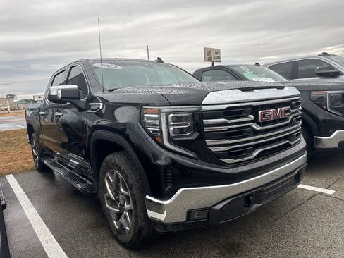 Used 2023 GMC Sierra 1500 SLT image 11
