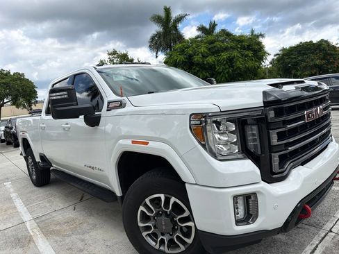 Used 2022 GMC Sierra 2500 AT4 w/ AT4 Preferred Package AWD/4WD image 1