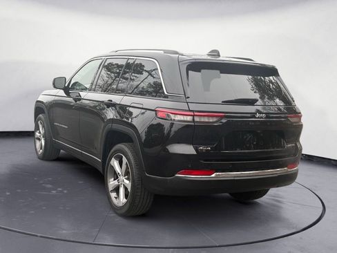 Used 2022 Jeep Grand Cherokee Limited image 3