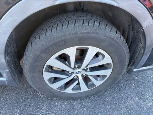 Used 2020 Subaru Outback Premium image 6