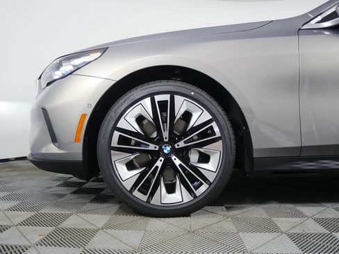 Used 2026 BMW 530i xDrive w/ Premium Package AWD/4WD image 2