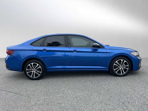 Used 2024 Volkswagen Jetta Sport image 6
