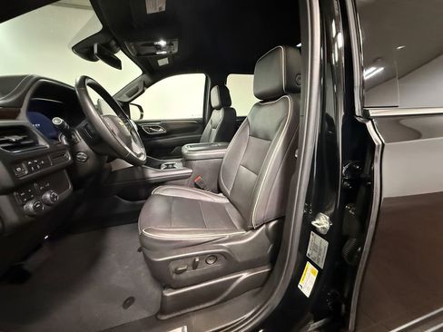 Used 2024 Chevrolet Suburban Premier AWD/4WD image 12