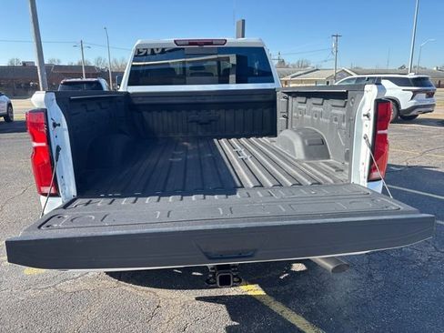 Used 2025 Chevrolet Silverado 2500 LTZ w/ Z71 Chrome Sport Edition image 18