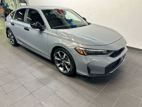 Used 2025 Honda Civic Sport Touring image 2