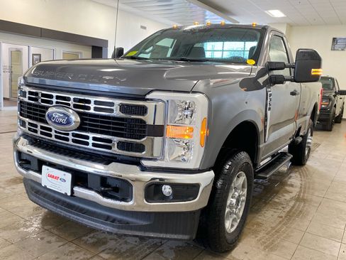 New 2025 Ford F350 XLT w/ FX4 Off-Road Package image 4