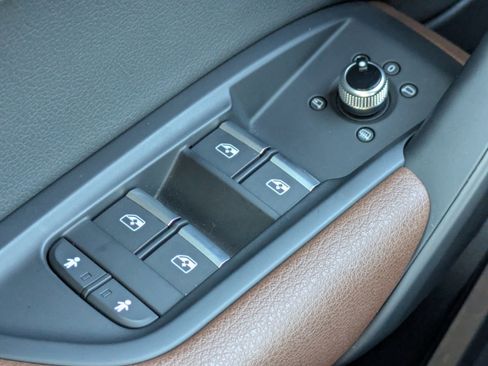 Used 2019 Audi Q5 Premium w/ Convenience Package image 22